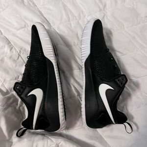 Nike Men's Black and White Sneakers